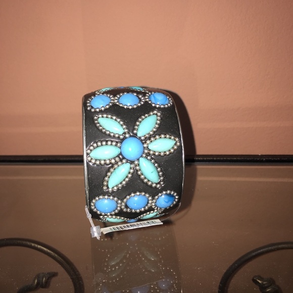 Jewelry - Blue/green flower bracelets